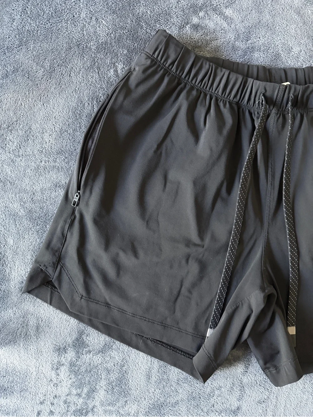 ✨Men's Black Athletic Shorts with Drawcord and Zipper Pockets